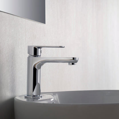 Single Handle Lavatory Faucet F01 119 in Chrome / Brush Nickel