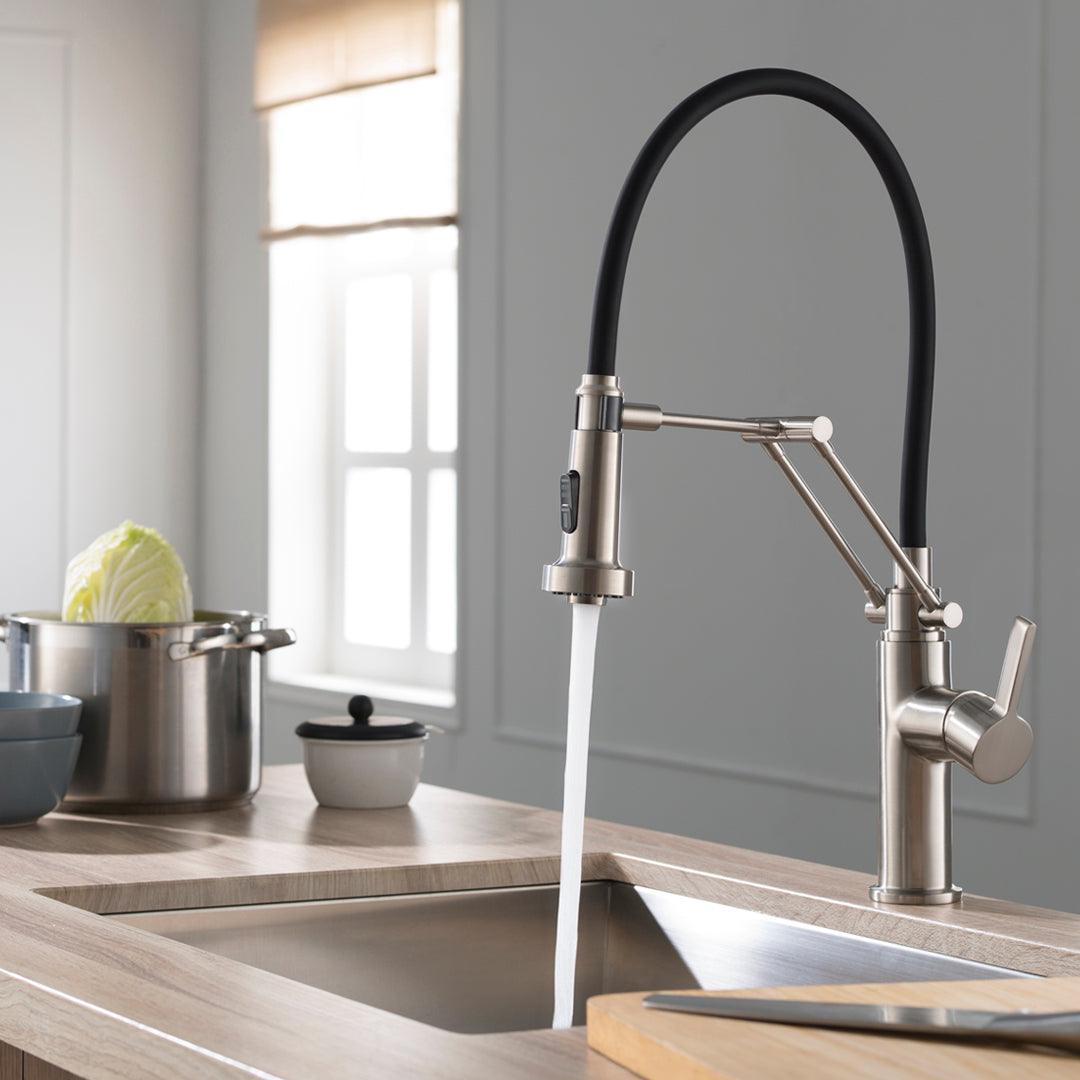 Single Handle Pull Out Kitchen Faucet in Chrome F01 208 01