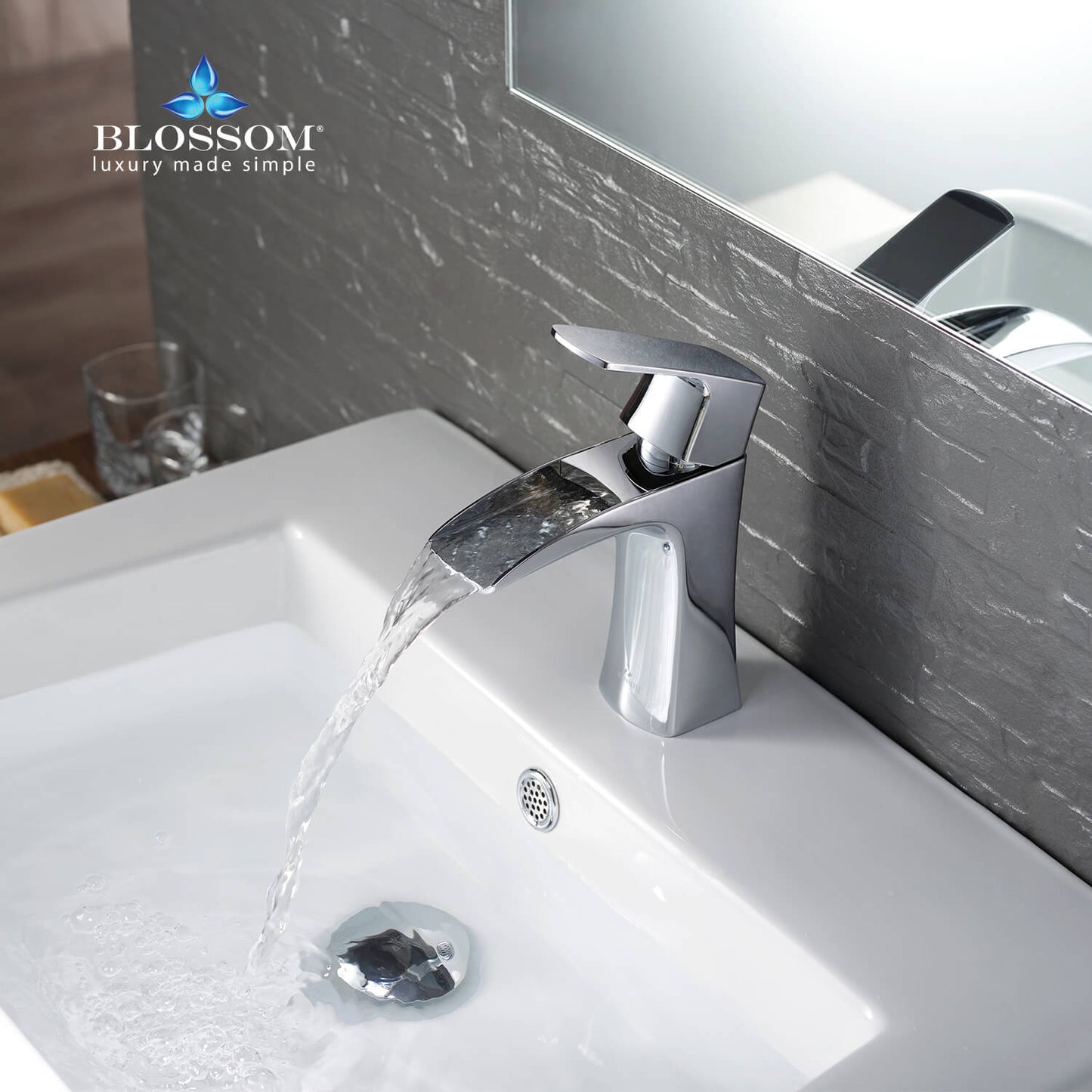 Single Handle Lavatory Faucet F01 301 in Chrome / Brush Nickel