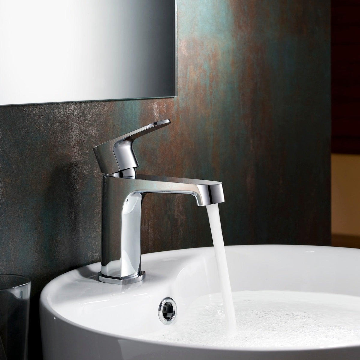 Single Handle Lavatory Faucet F01 302 01 in Chrome open