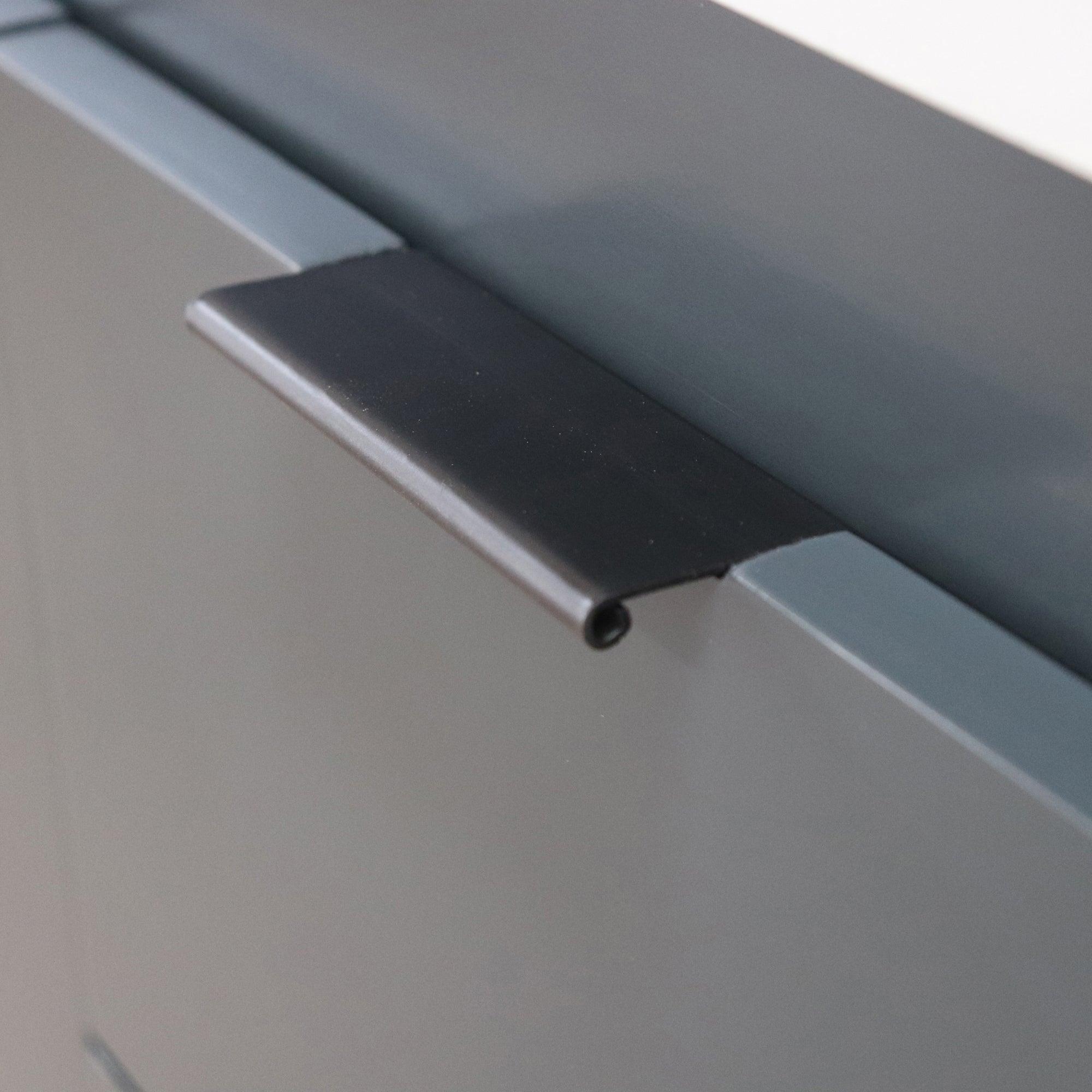  Matte Black Hardware