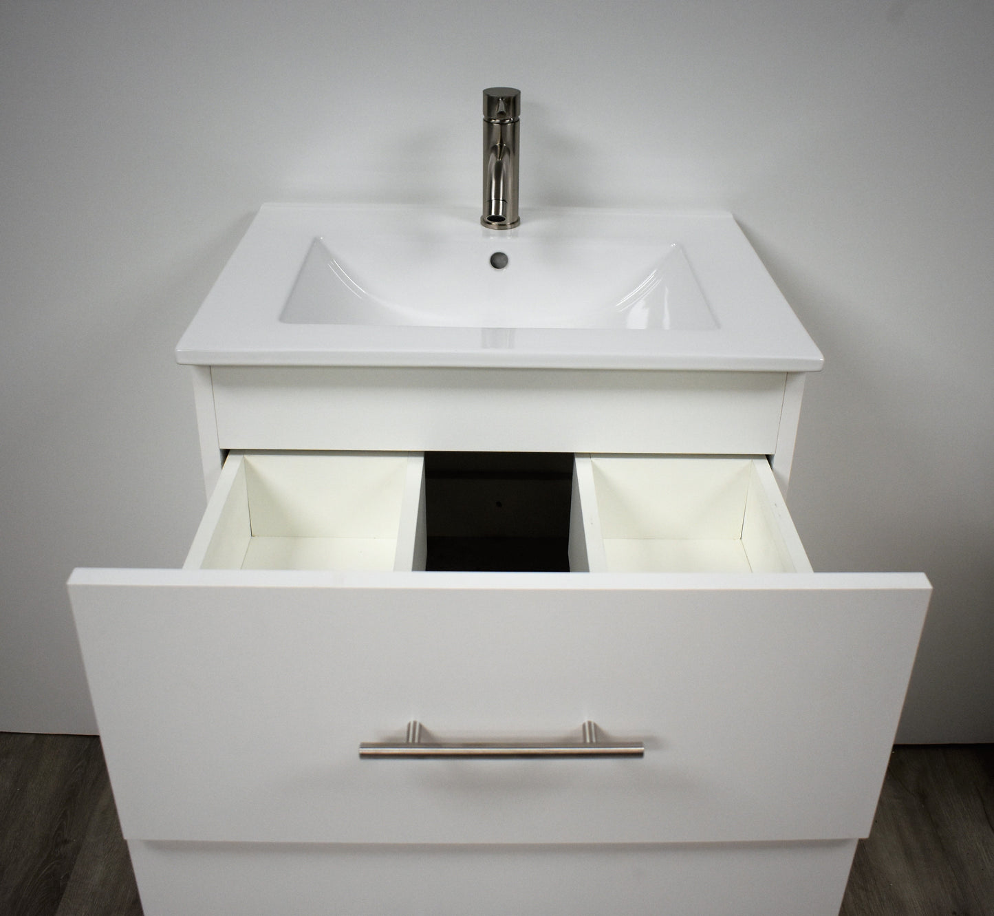 Volpa USA Napa 30" Modern Floating Bathroom Vanity MTD-3330-1