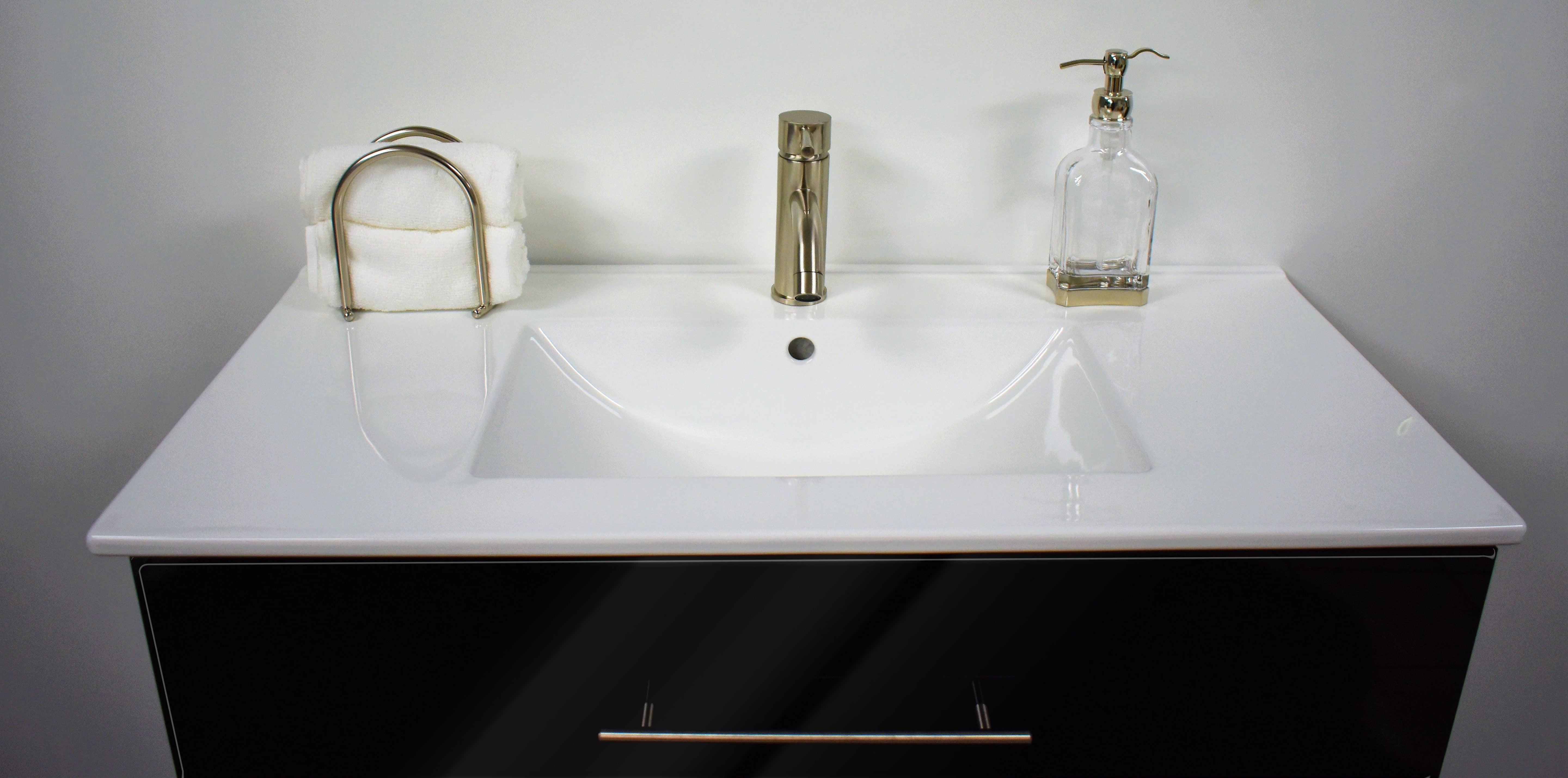 Volpa USA Napa 36" Modern Wall-Mounted Floating Bathroom Vanity Glossy Black MTD-3336GB-1 ohs