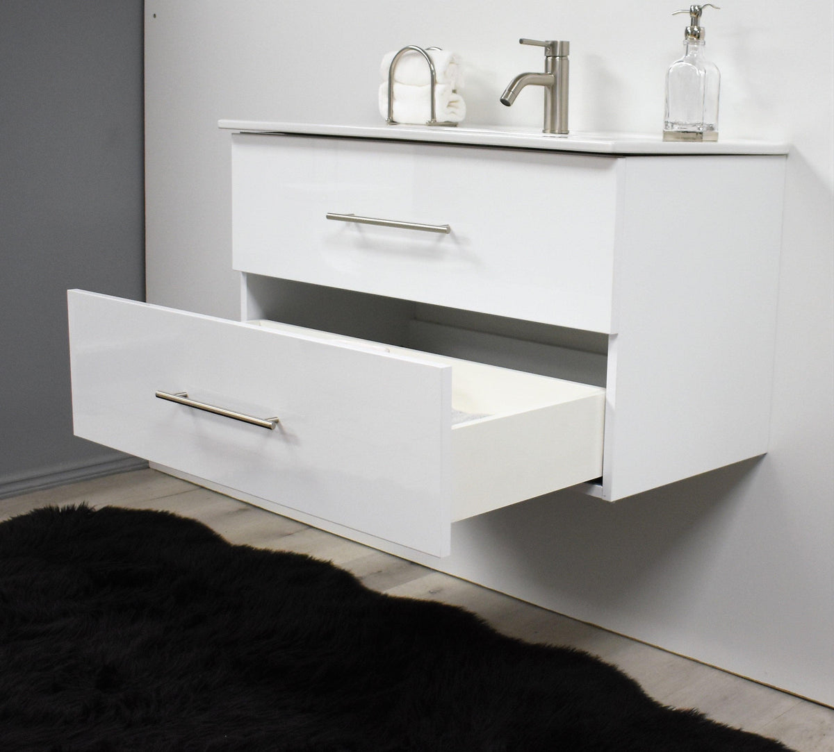 Volpa USA Napa 36" Modern Wall-Mounted Floating Bathroom Vanity Glossy White MTD-3336GW-1 ao