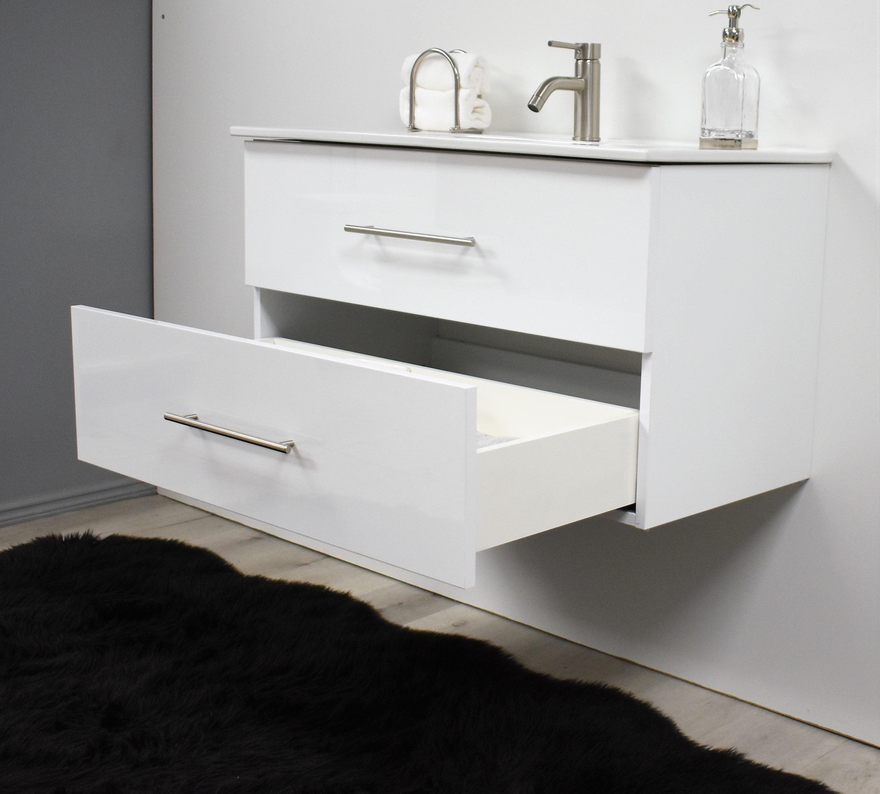 Volpa USA Napa 36" Modern Wall-Mounted Floating Bathroom Vanity Glossy White MTD-3336GW-1 ao