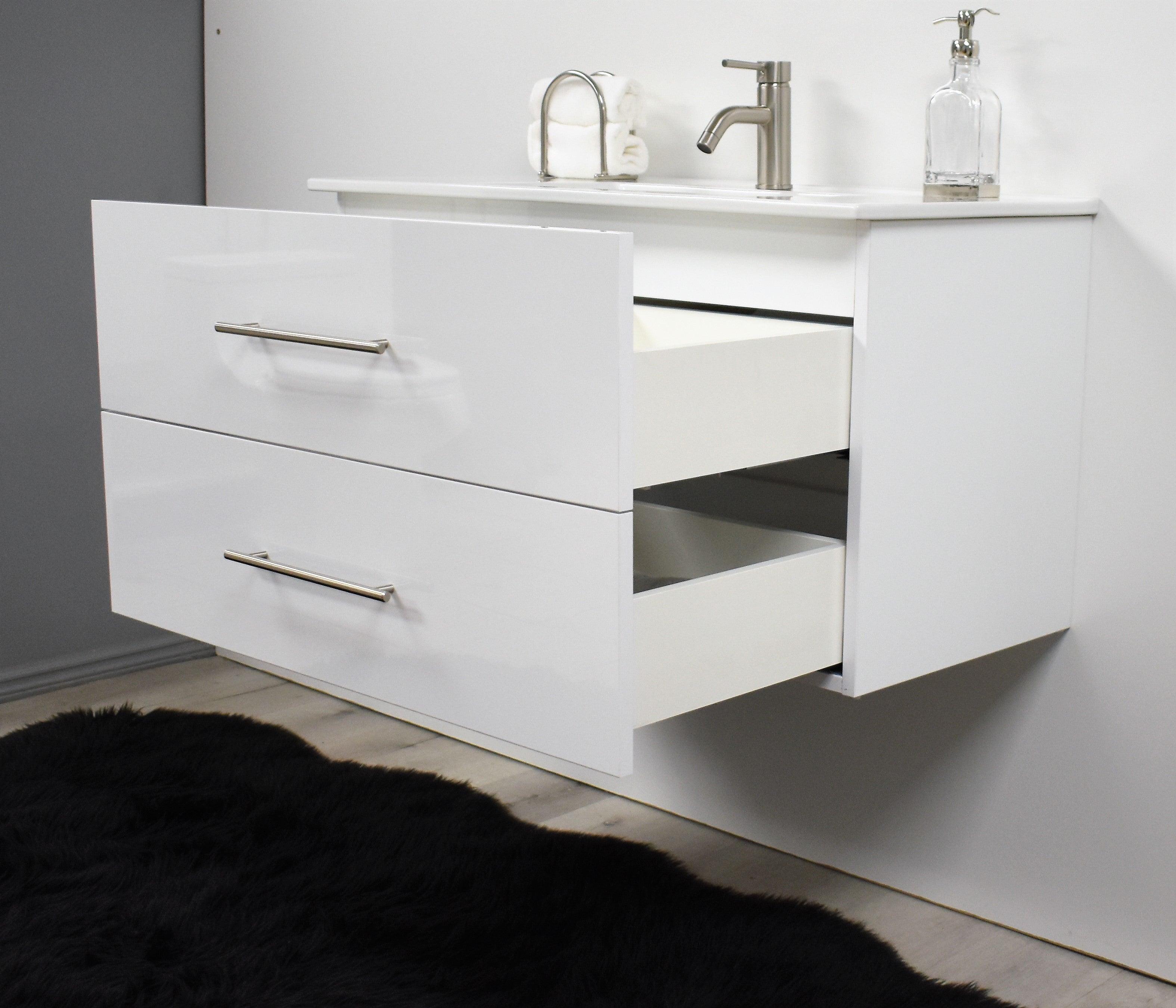Volpa USA Napa 36" Modern Wall-Mounted Floating Bathroom Vanity Glossy White MTD-3336GW-1 ato