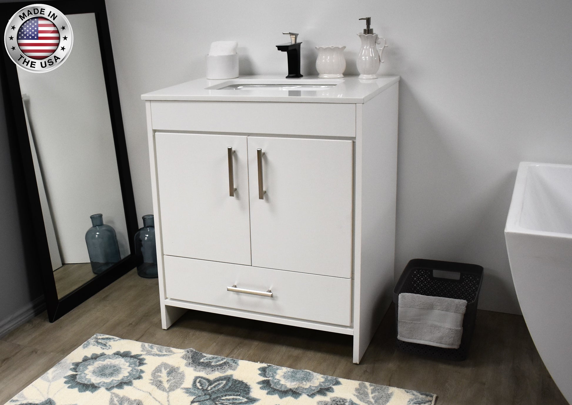 Volpa USA Capri 30" Modern Bathroom Vanity White MTD-3530W-1W AMIU