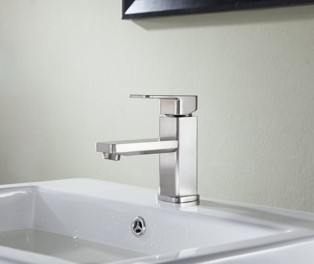 Naiadi Single Hole Single Handle Bathroom Faucet