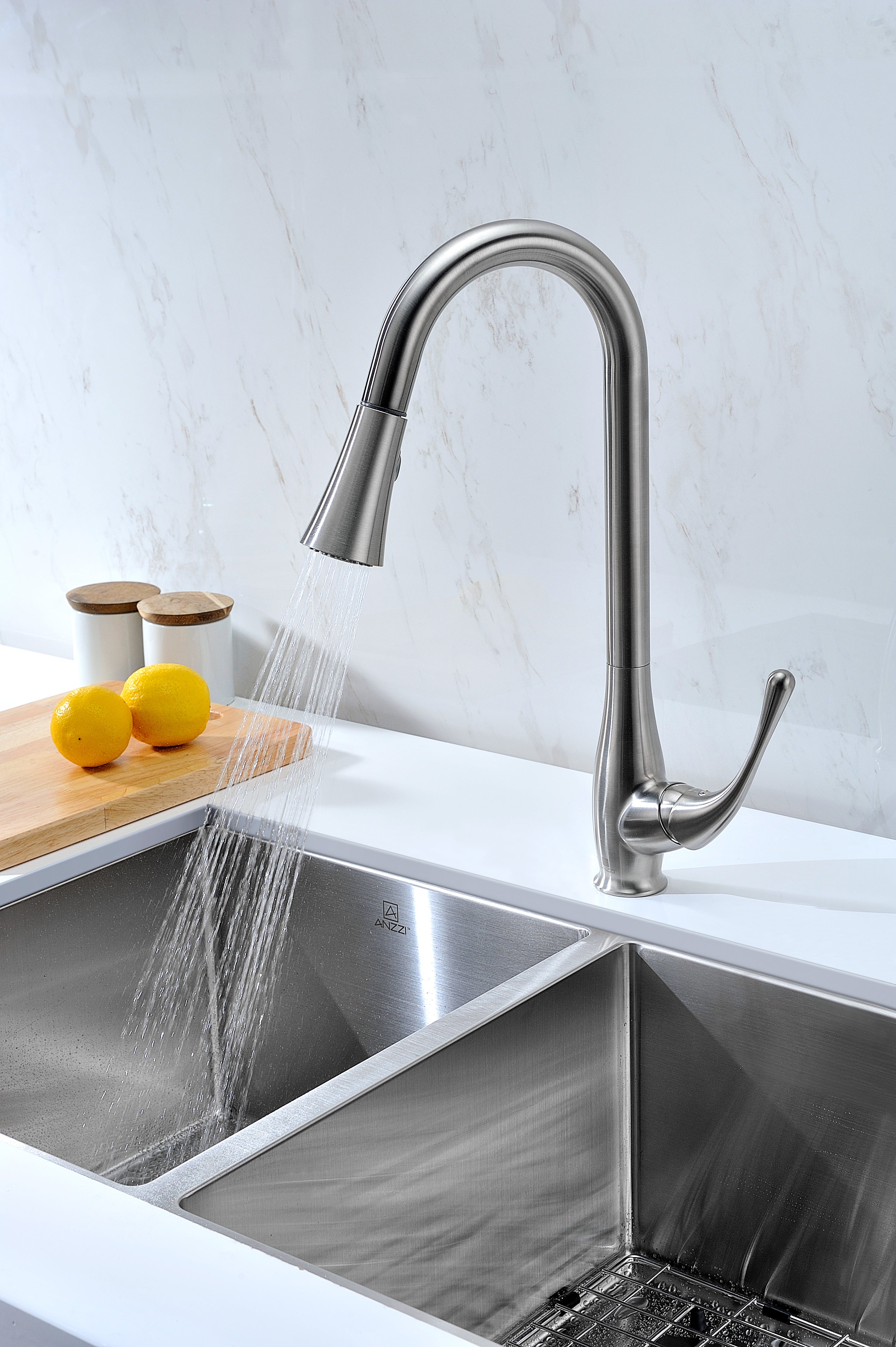 Singer Series Single-Handle Pull-Down Sprayer Kitchen Faucet in Brushed Nickel