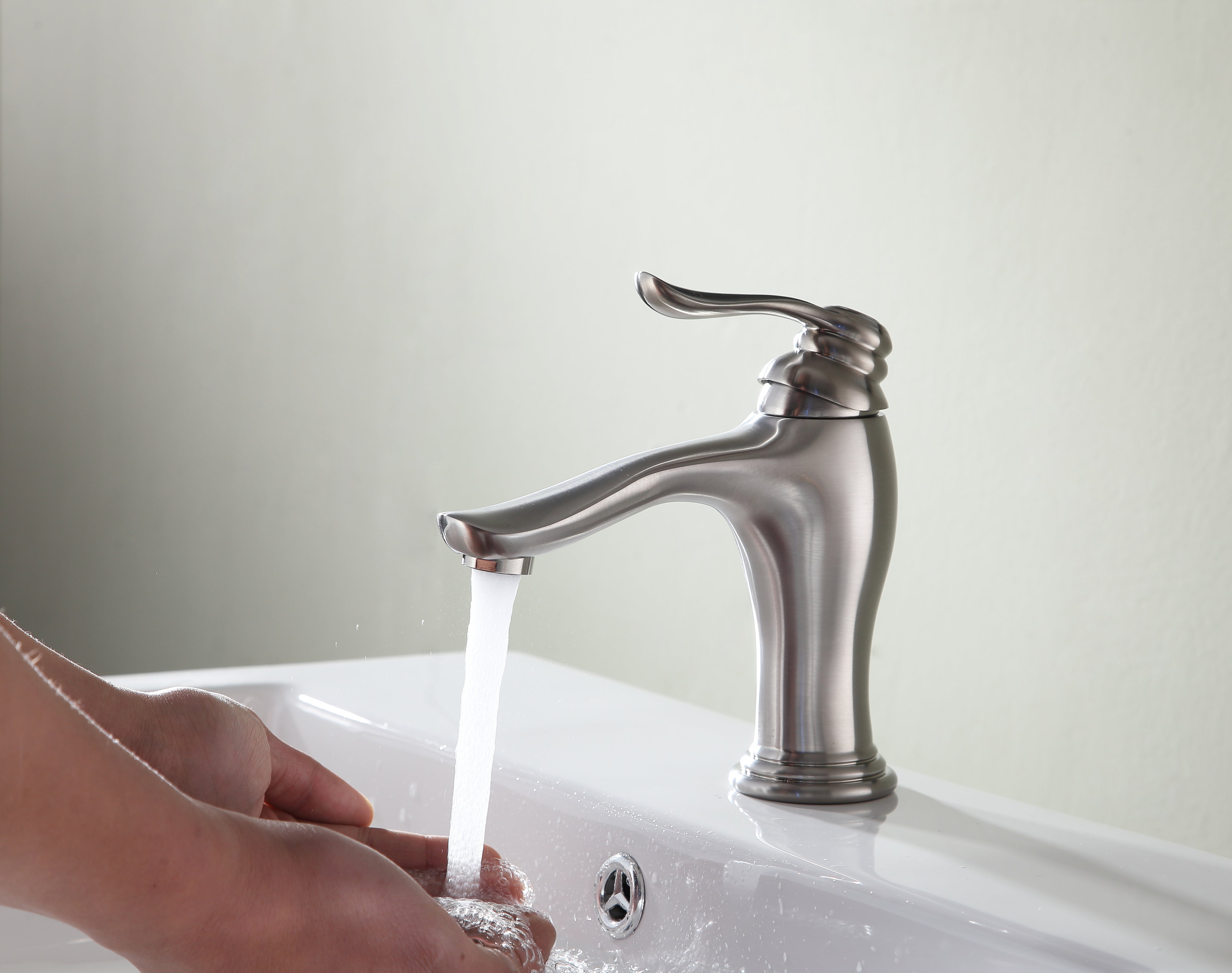 Anfore Single Hole Single Handle Bathroom Faucet