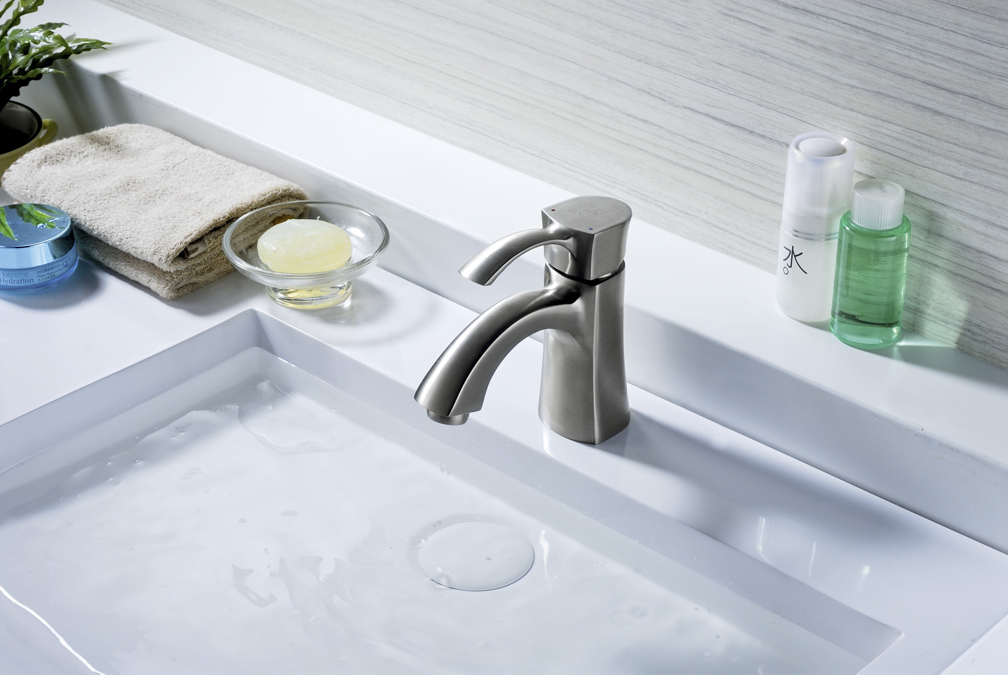 Alto Series Single Hole Single-Handle Mid-Arc Bathroom Faucet