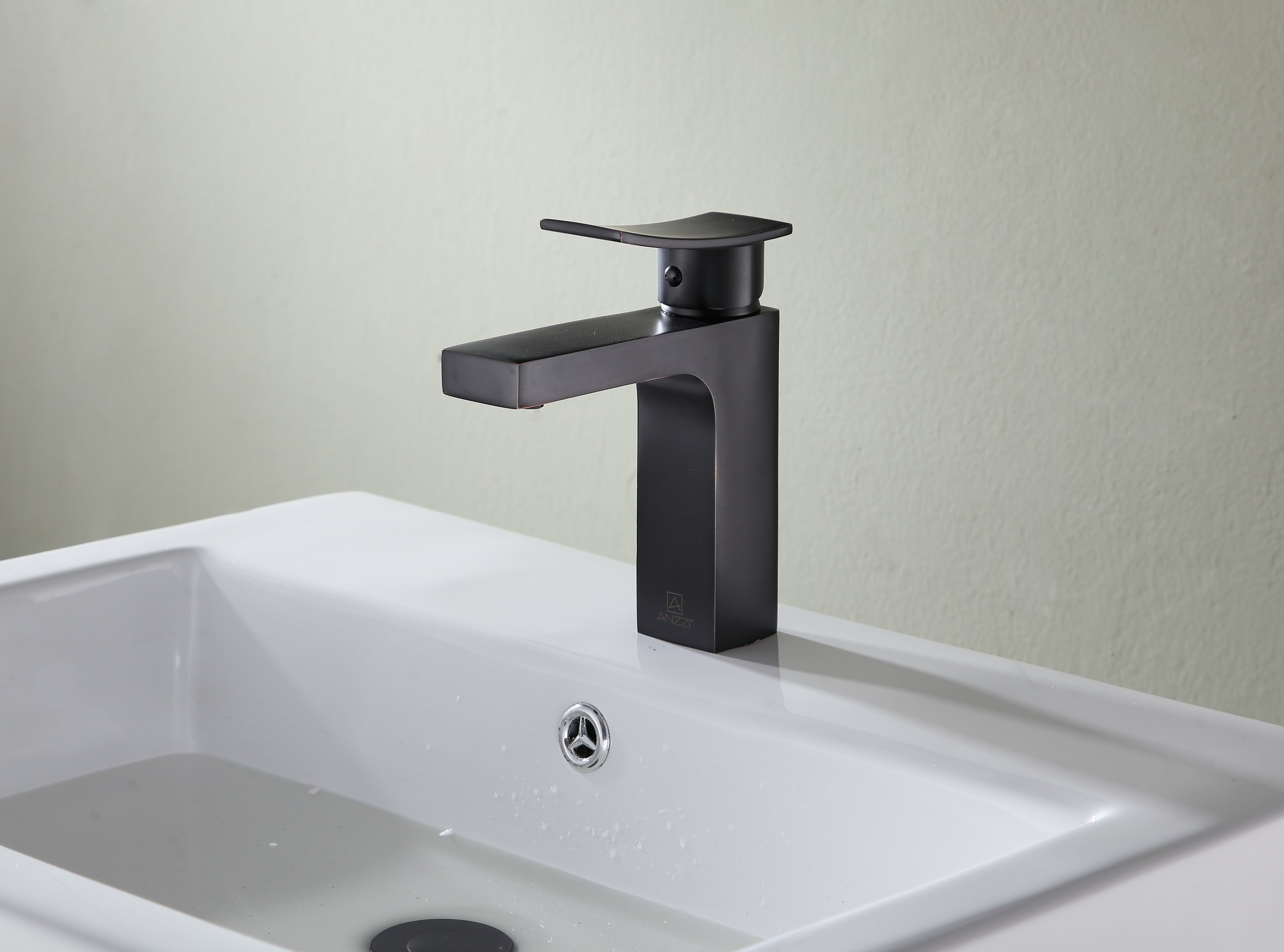 Promenade Single Hole Single Handle Bathroom Faucet