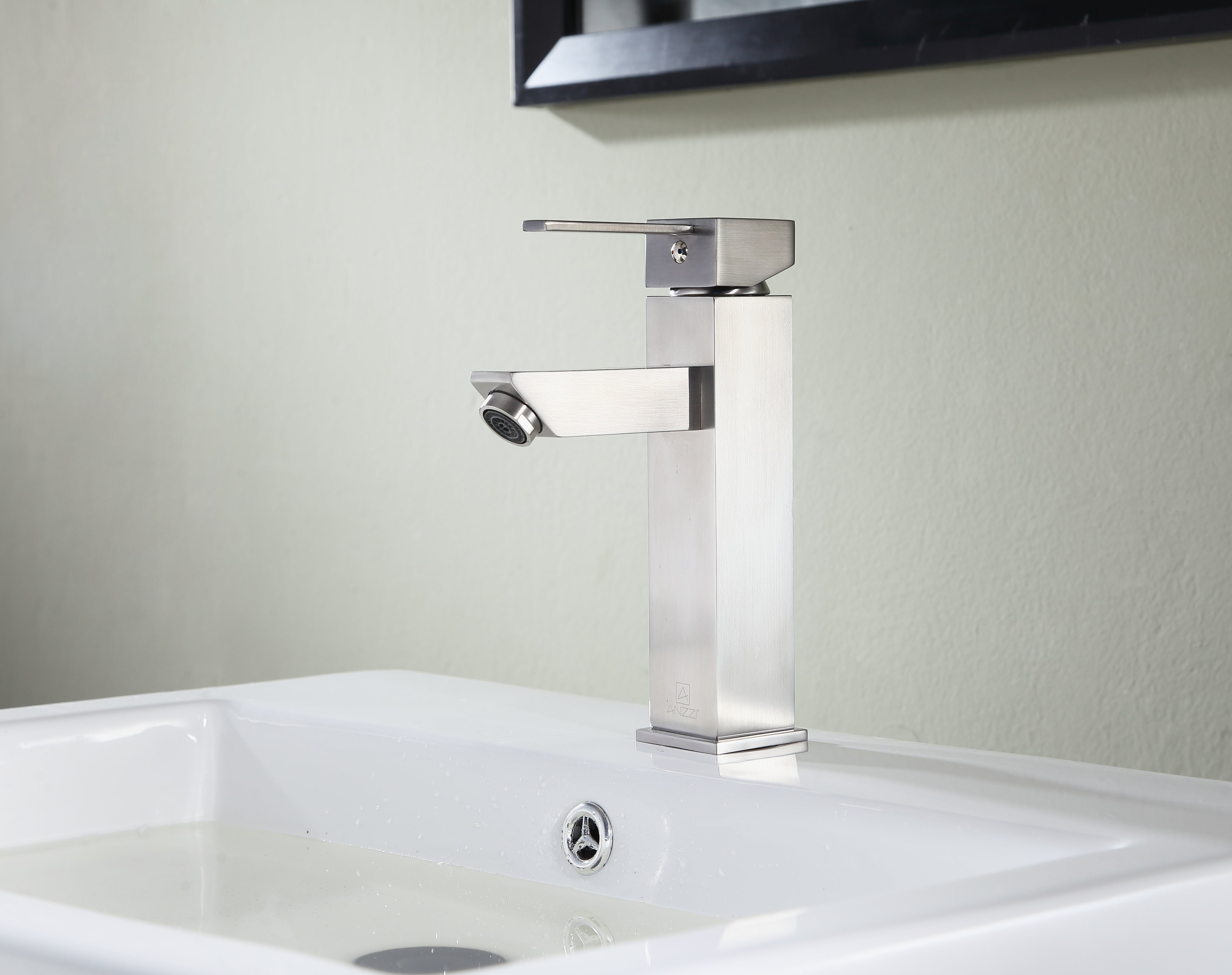 Pygmy Single Hole Single Handle Bathroom Faucet