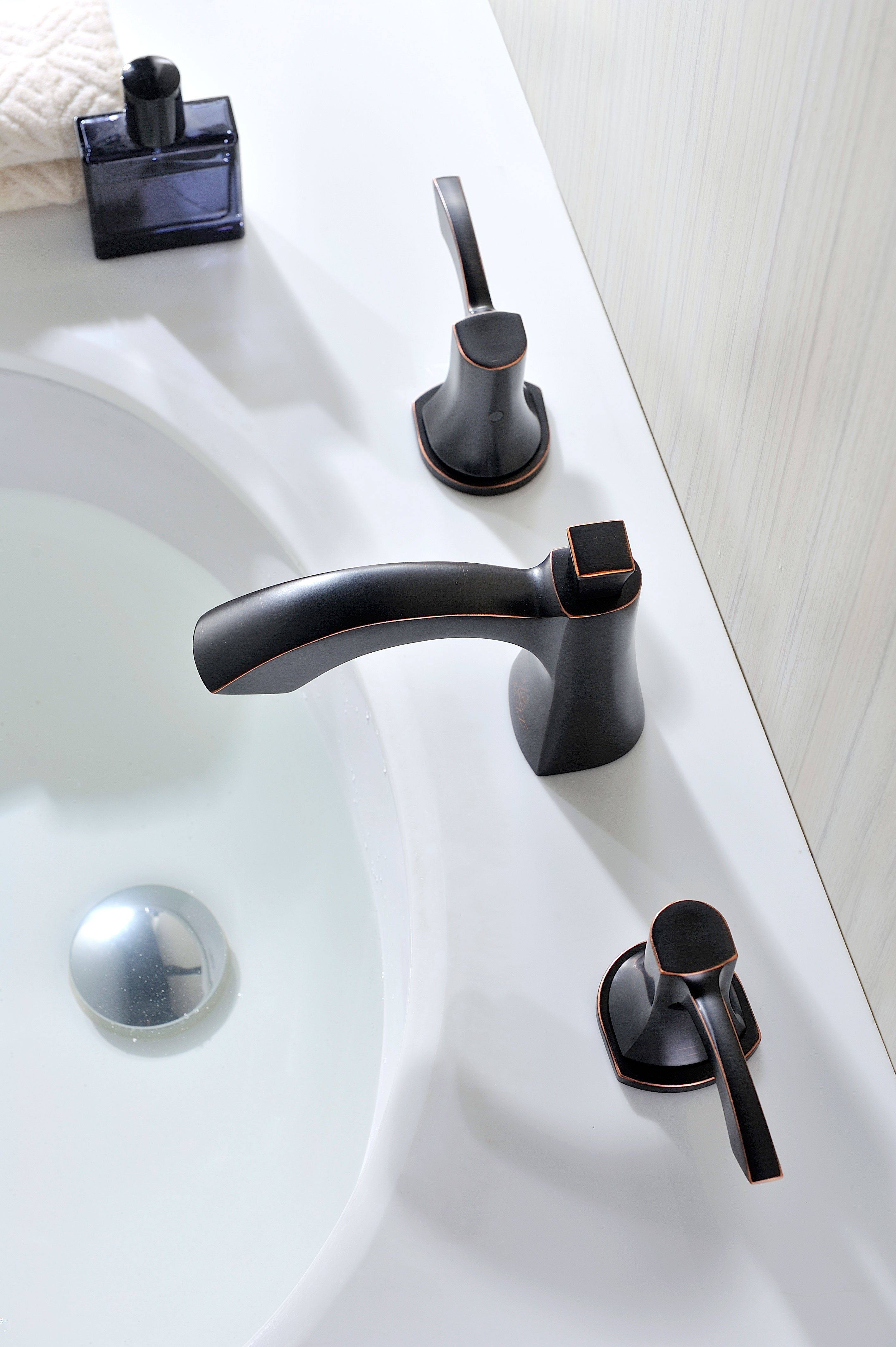 Sonata Series 8 in. Widespread 2-Handle Mid-Arc Bathroom Faucet