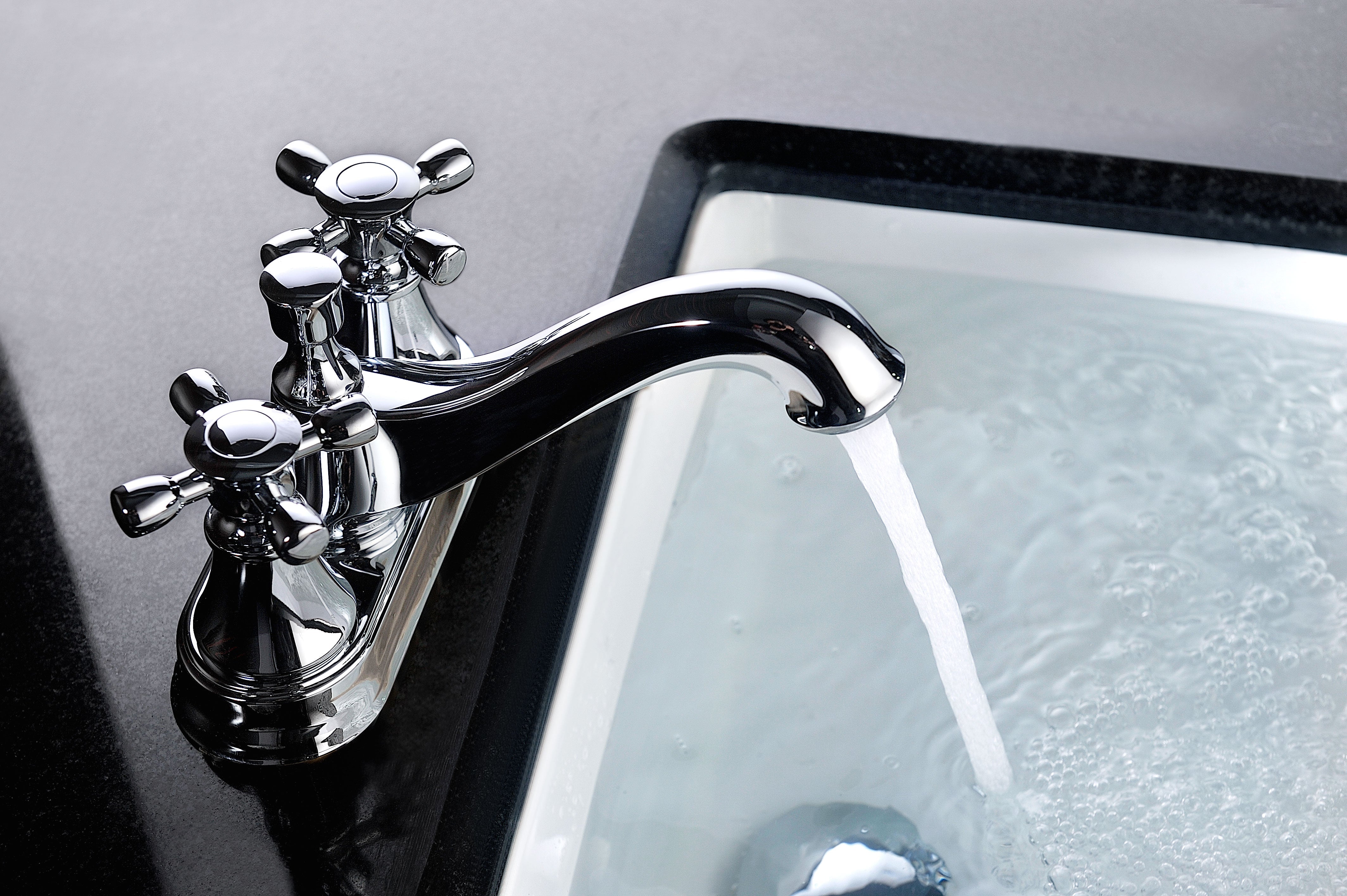 Major Series 4 in. Centerset 2-Handle Mid-Arc Bathroom Faucet