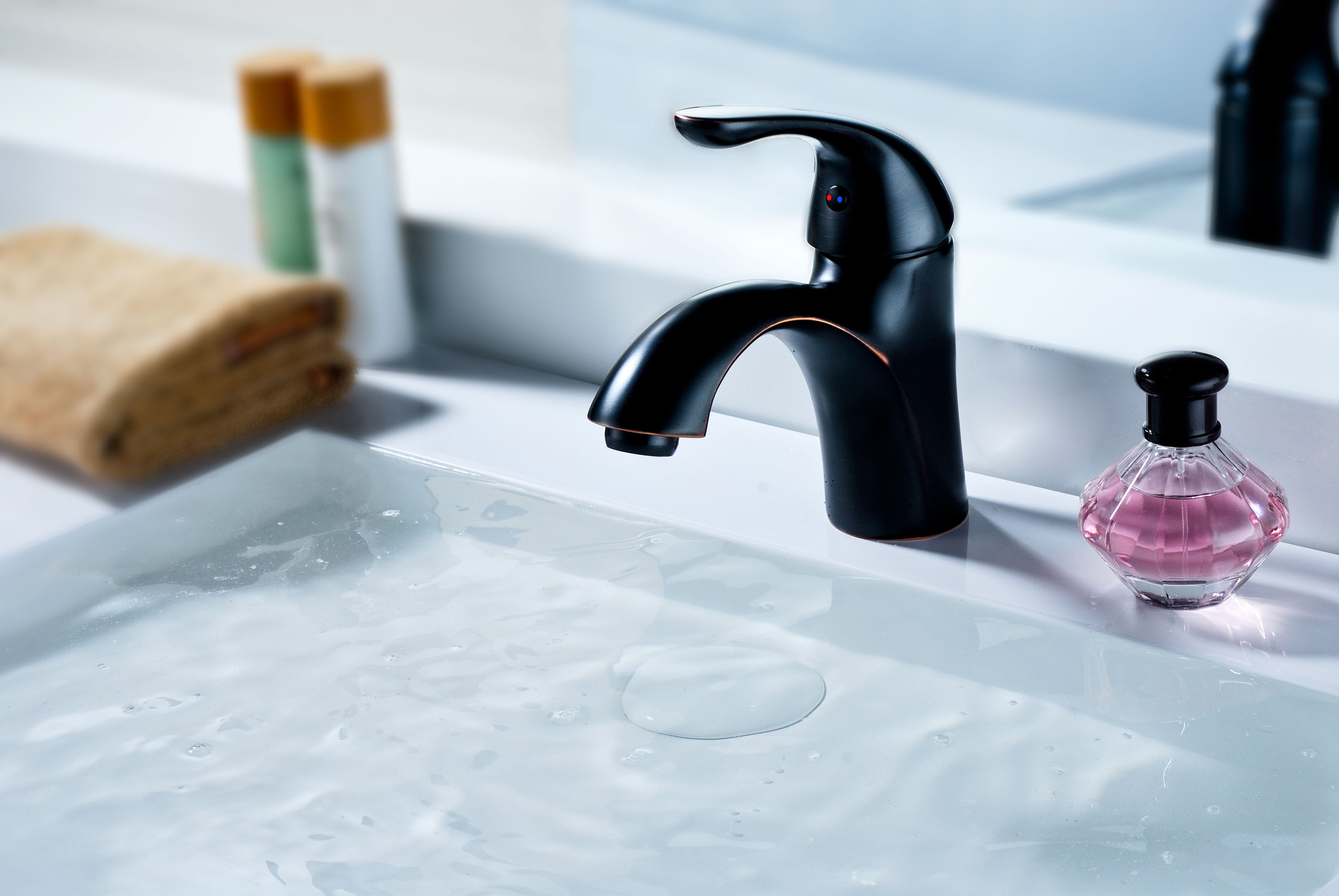 Clavier Series Single Hole Single-Handle Mid-Arc Bathroom Faucet