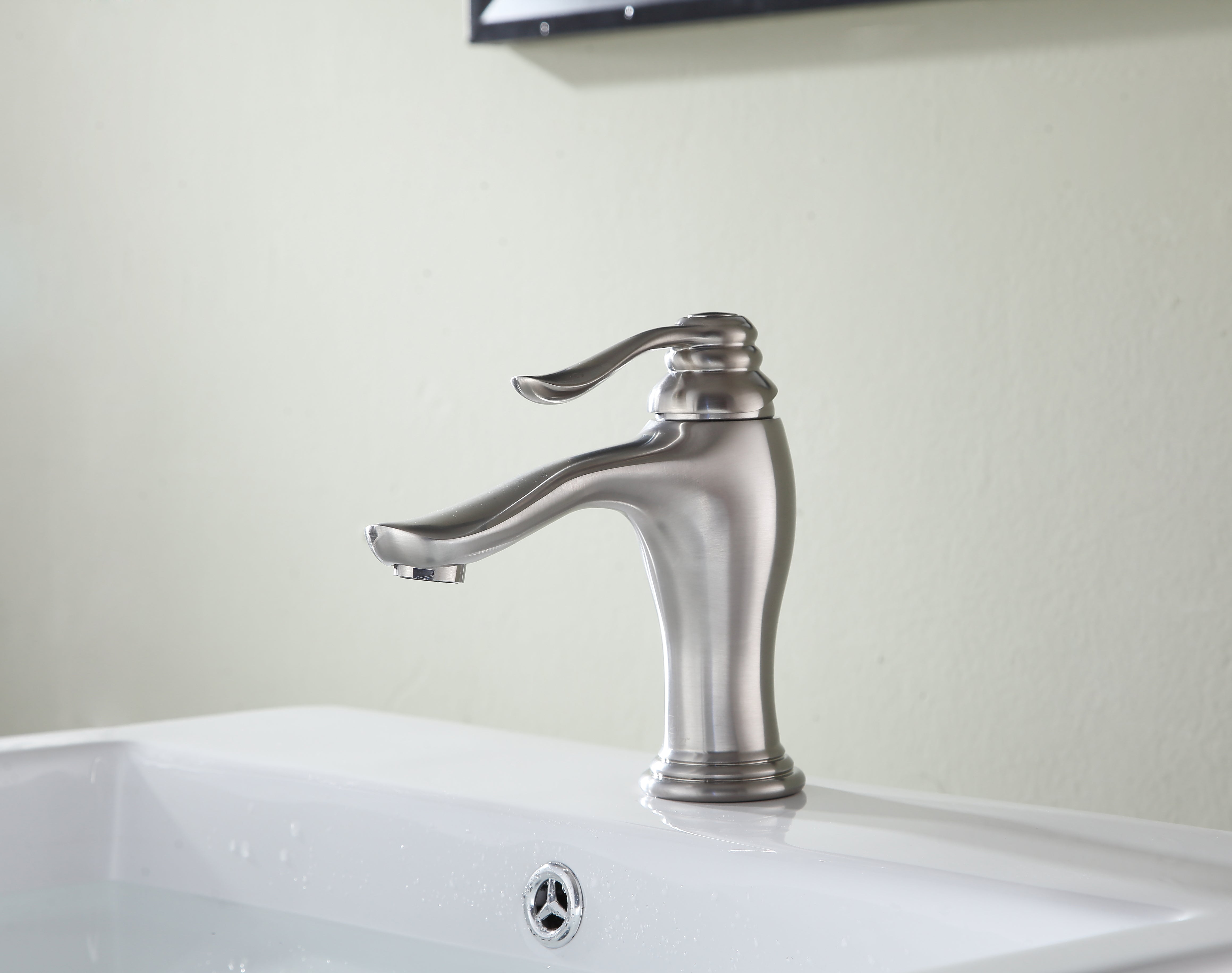 Anfore Single Hole Single Handle Bathroom Faucet