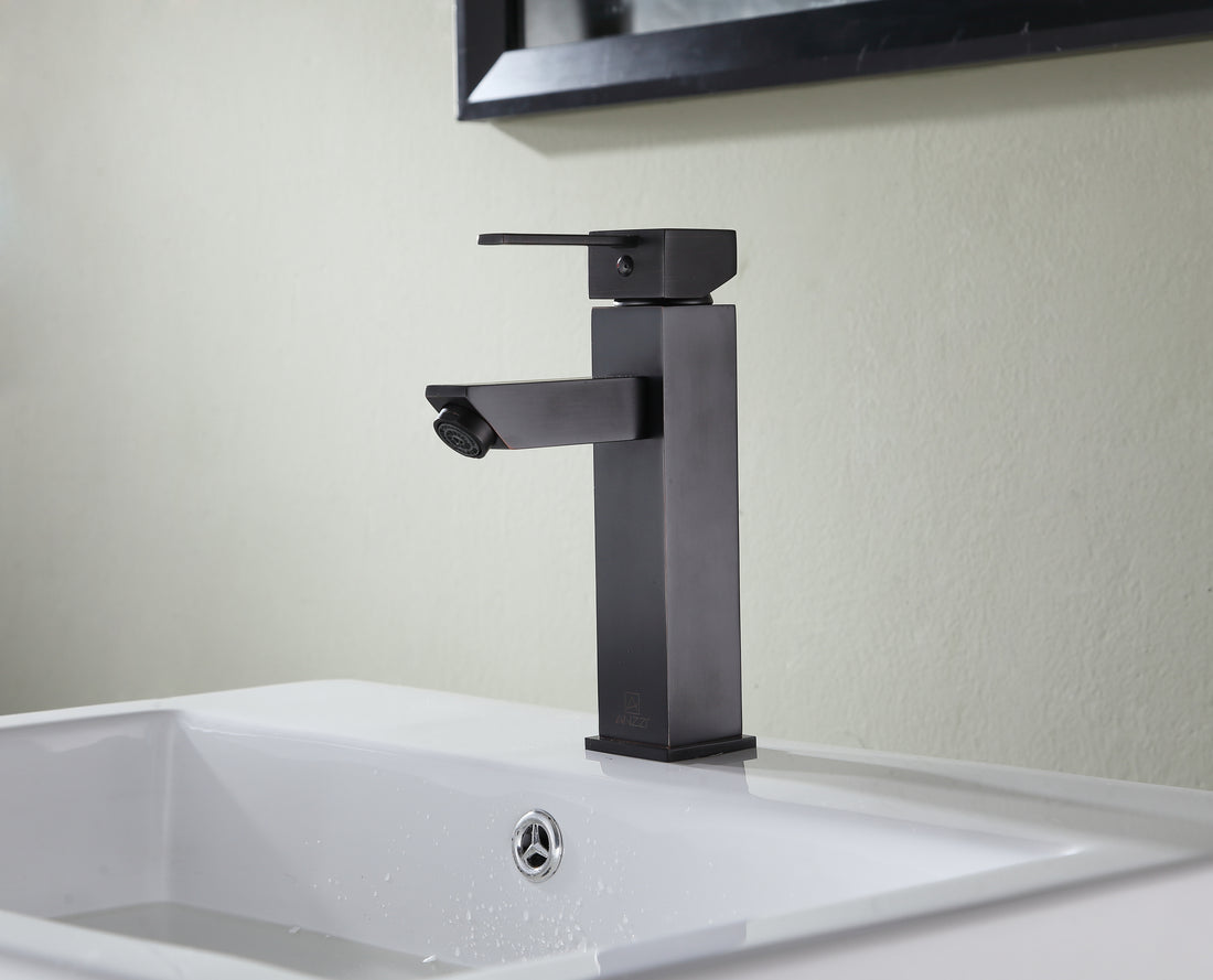 Pygmy Single Hole Single Handle Bathroom Faucet in Oil Rubbed Bronze
